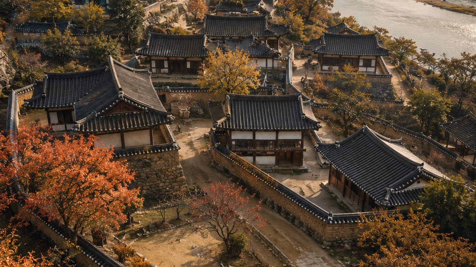 산자락을 따라 자리 잡은 양동마을 전통가옥