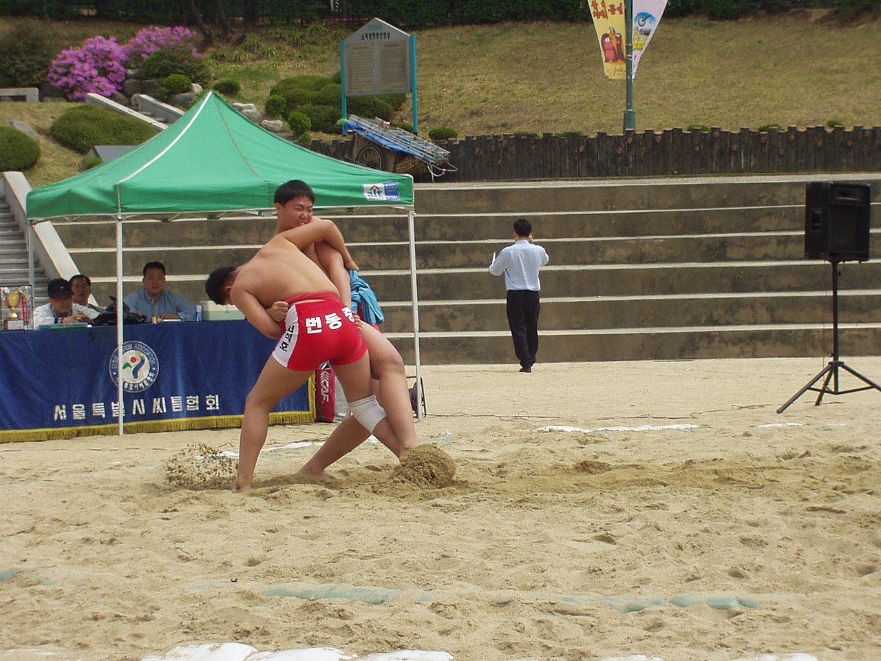 씨름 경기 장면